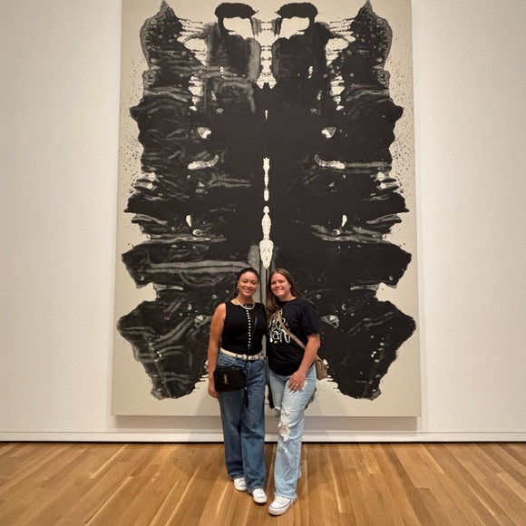 Welcome to my Closet 🌹💕🦋 - Picture 3 of 5